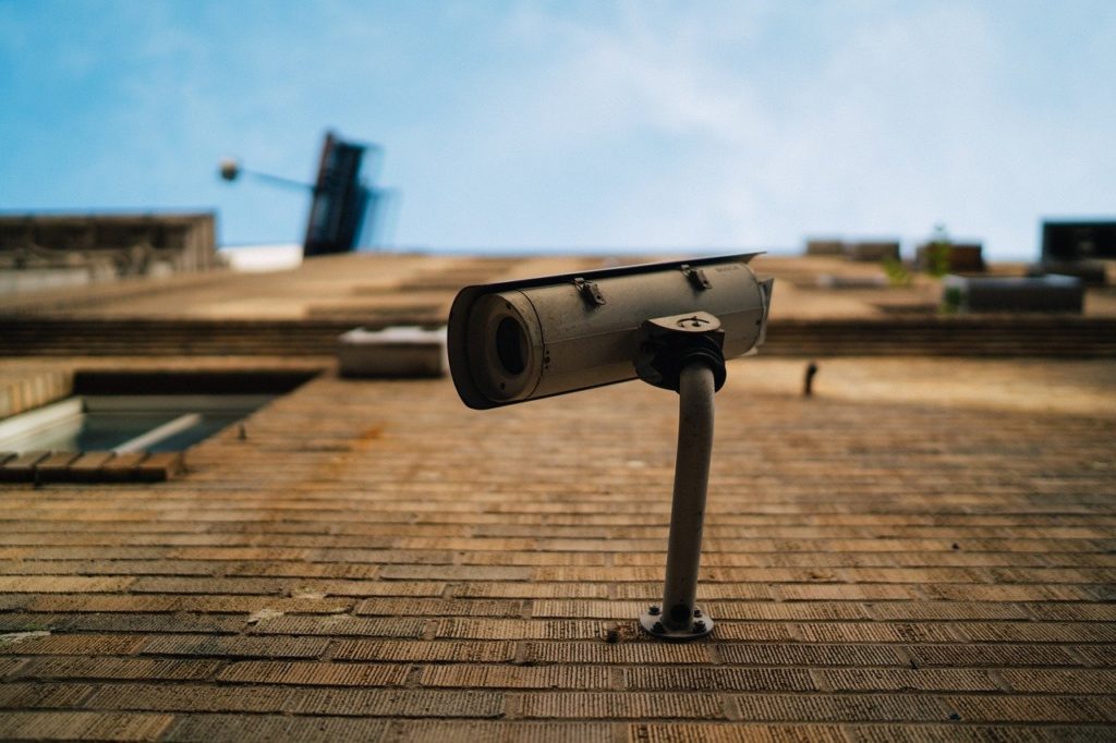 ¿Es Legal tener Cámaras de Videovigilancia Falsas en una propiedad?